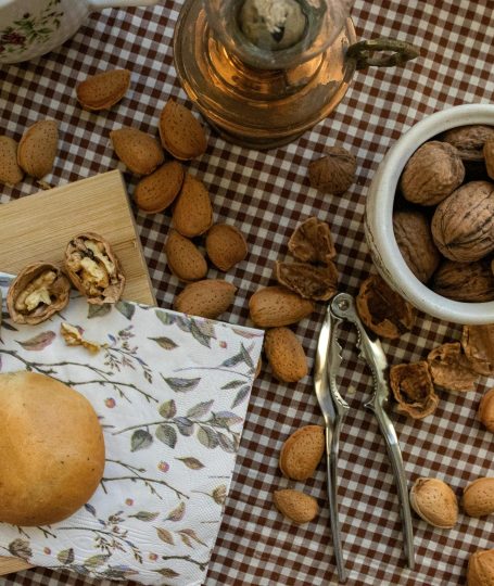 Pairing Almonds with Chrysanthemum Tea
